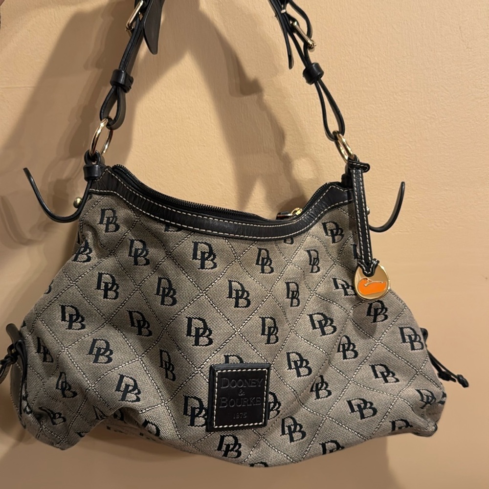 Dooney & Bourke